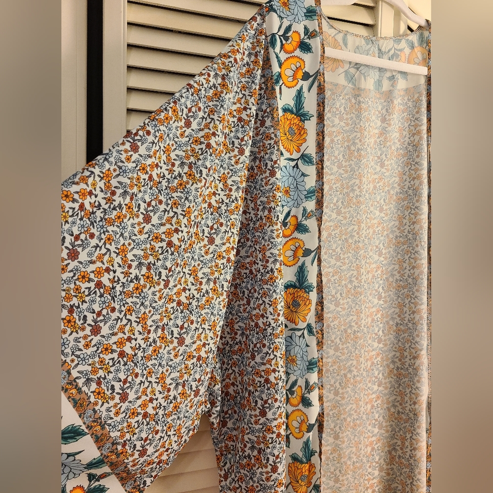 Floral Kimono NWOT